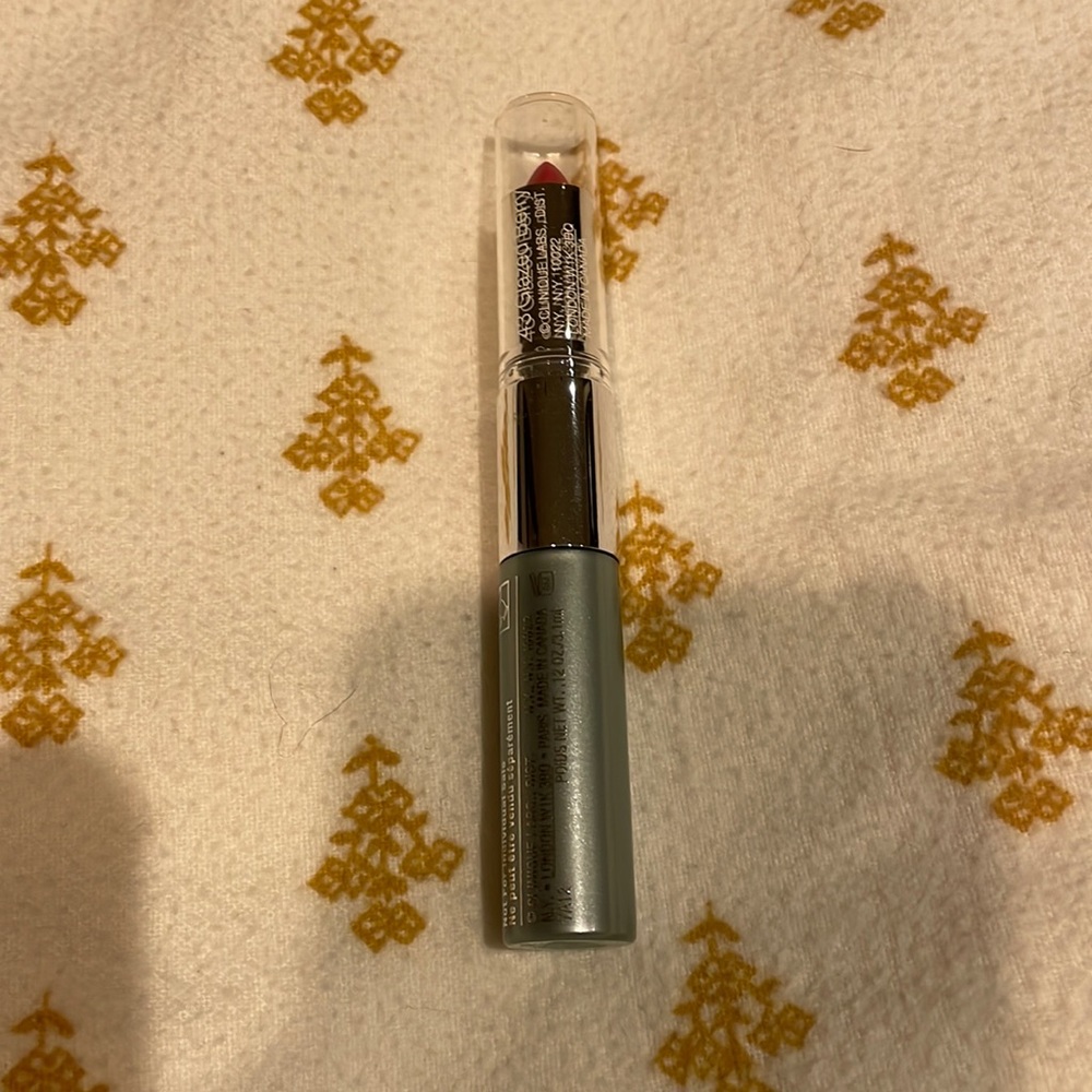Clinique different lipstick& lash doubling mascara